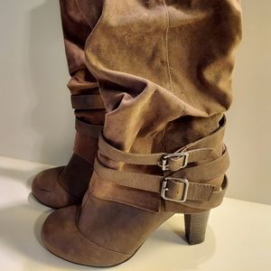 1/4
🖤Fergalicious By Fergie Tube Heel Boots 8M W